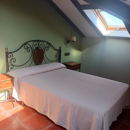 Hotel Restaurante Dona Elvira Nava del Rey 외부 사진
