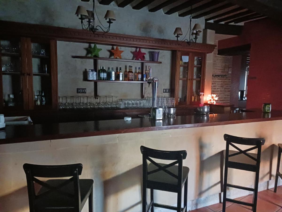 Hotel Restaurante Dona Elvira Nava del Rey 외부 사진